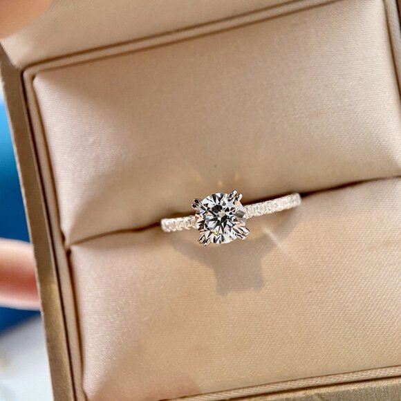 Classic Romantic Shiny Round Zircon Silver Plated Dainty Ring for Women, L175